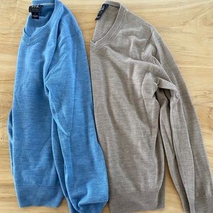 Pair of Joseph A Bank Traveler sweater size small